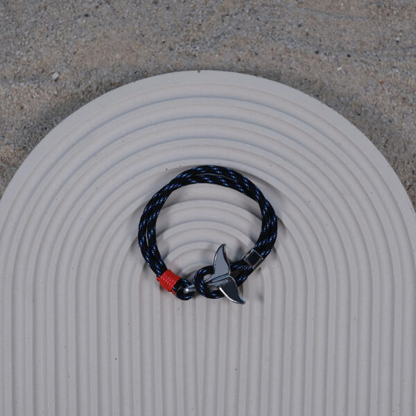 The Tailfin Bracelet