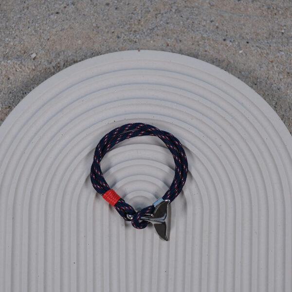 The Tailfin Bracelet